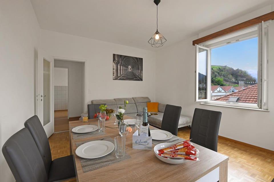 Living room, Dining area