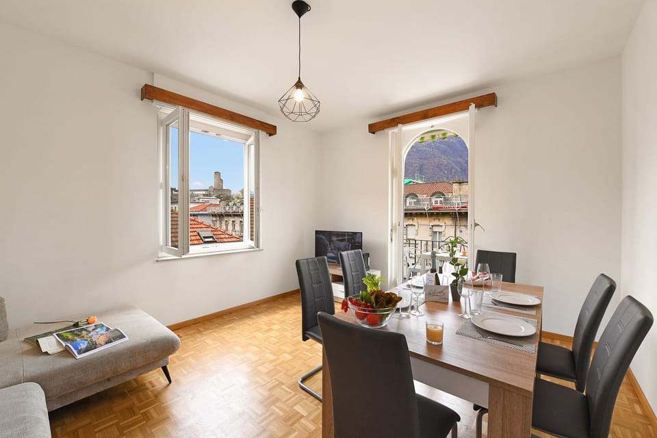Living room, Dining area