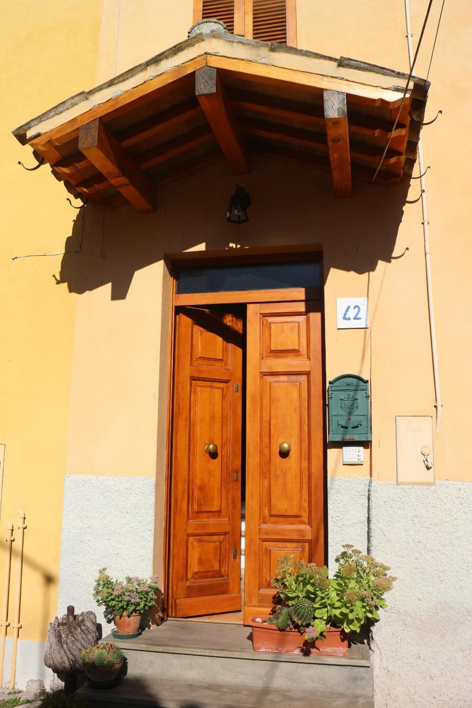 Property building, Facade/entrance
