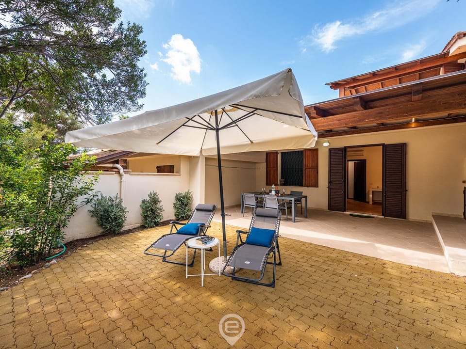 Patio, sunbed