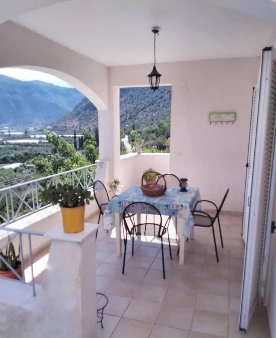 West Red Rock and View Leonidio maisonette studio Apartment in Arcadia, Greece