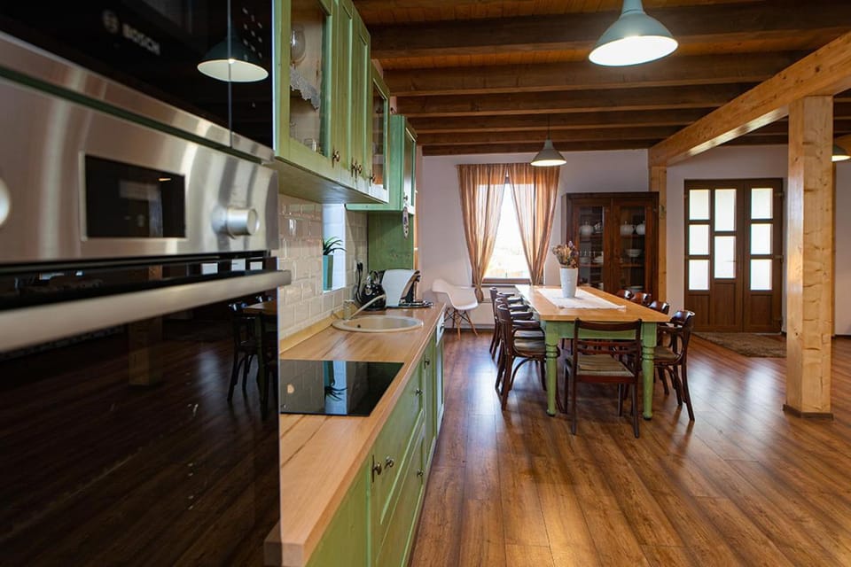 Coffee/tea facilities, Kitchen or kitchenette, Dining area, minibar, pet friendly, stove