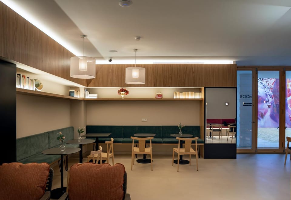 Living room, Seating area