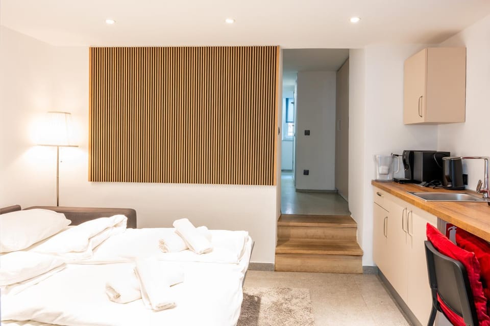 Coffee/tea facilities, Kitchen or kitchenette, Photo of the whole room