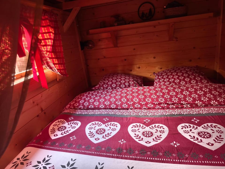 Au Doubs Kota Campground/ 
RV Resort in Neuchâtel, Switzerland