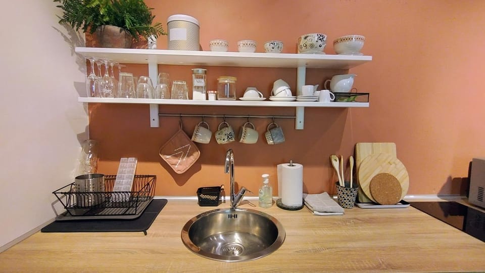 Coffee/tea facilities, Kitchen or kitchenette, kitchen