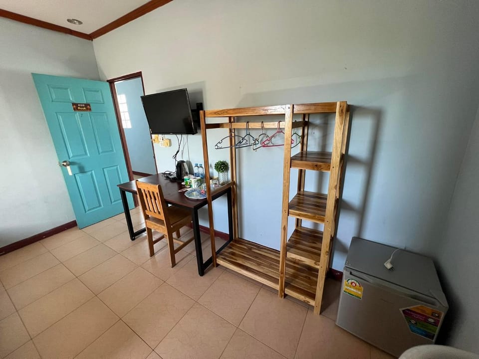Guest House Blue Andaman Bed and Breakfast in Sala Dan