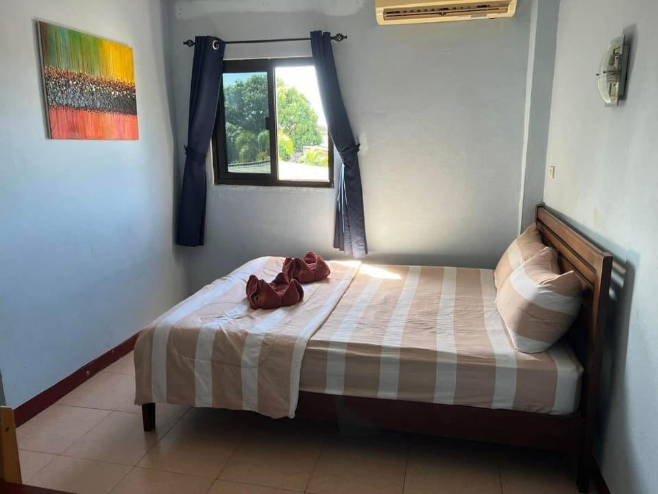 Guest House Blue Andaman Bed and Breakfast in Sala Dan