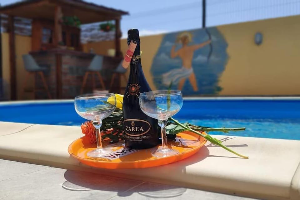 Swimming pool, Drinks