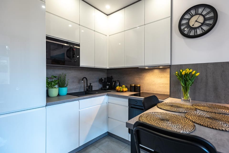 Coffee/tea facilities, Kitchen or kitchenette, Dining area, dishwasher, minibar