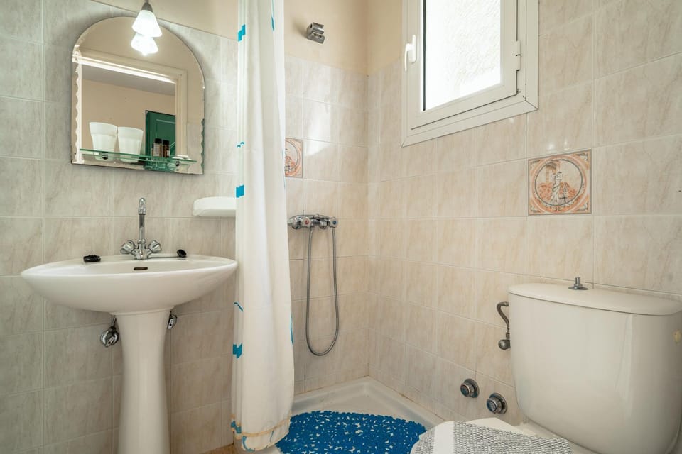 Bathroom, Living room