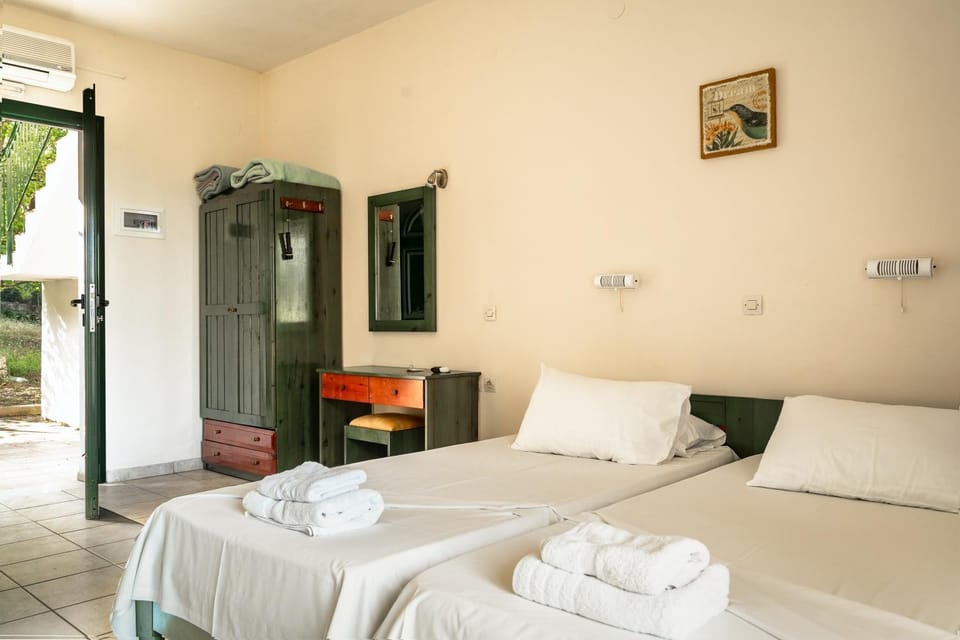 Property building, Living room, Bedroom