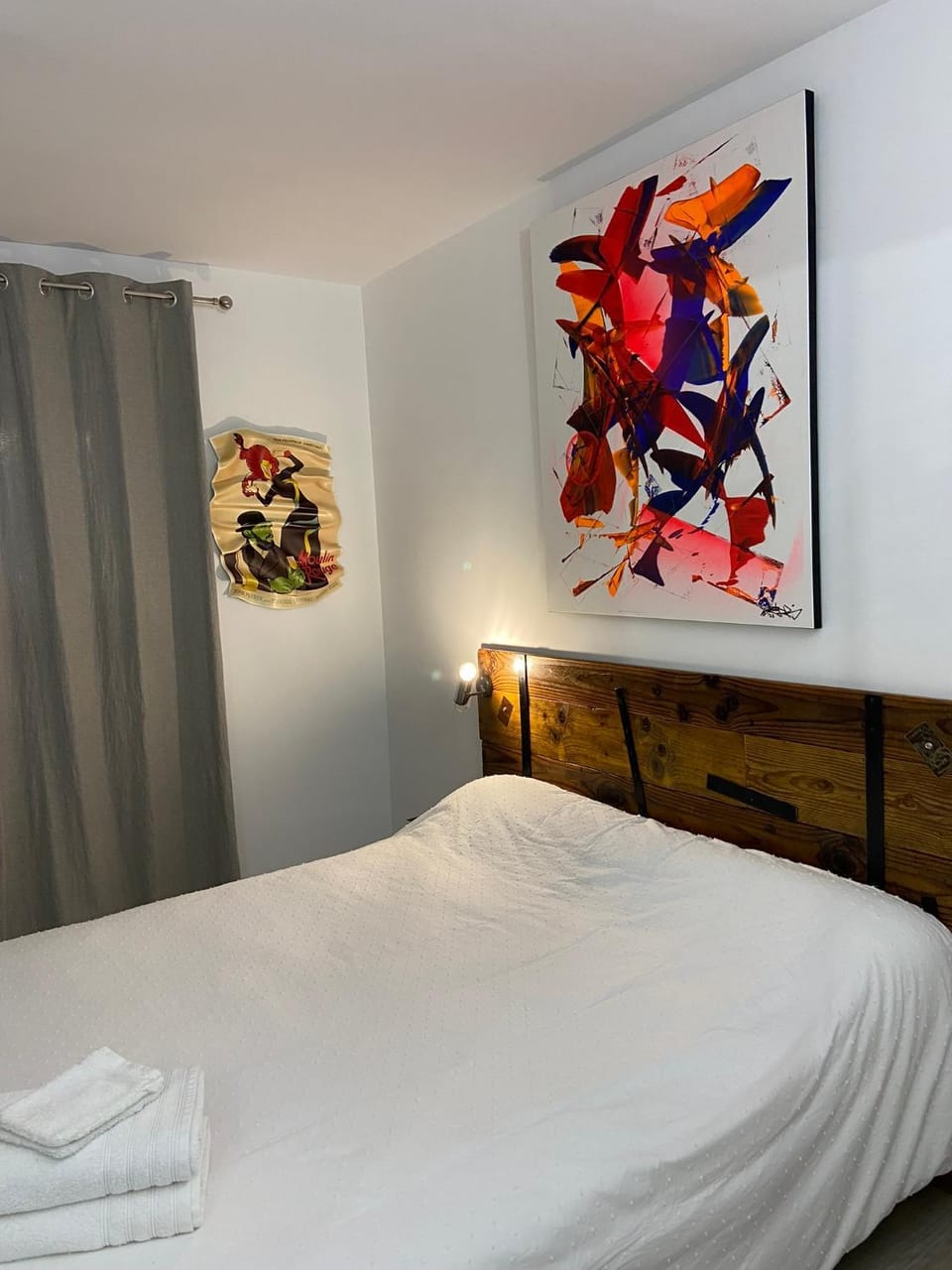 Bed, Photo of the whole room, Decorative detail, Bedroom