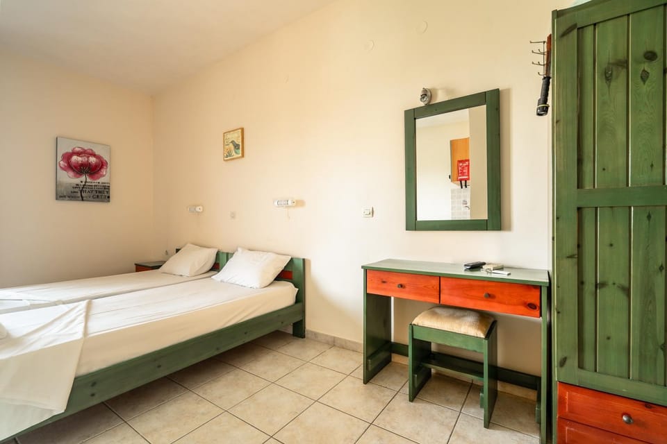 Property building, Living room, Bedroom