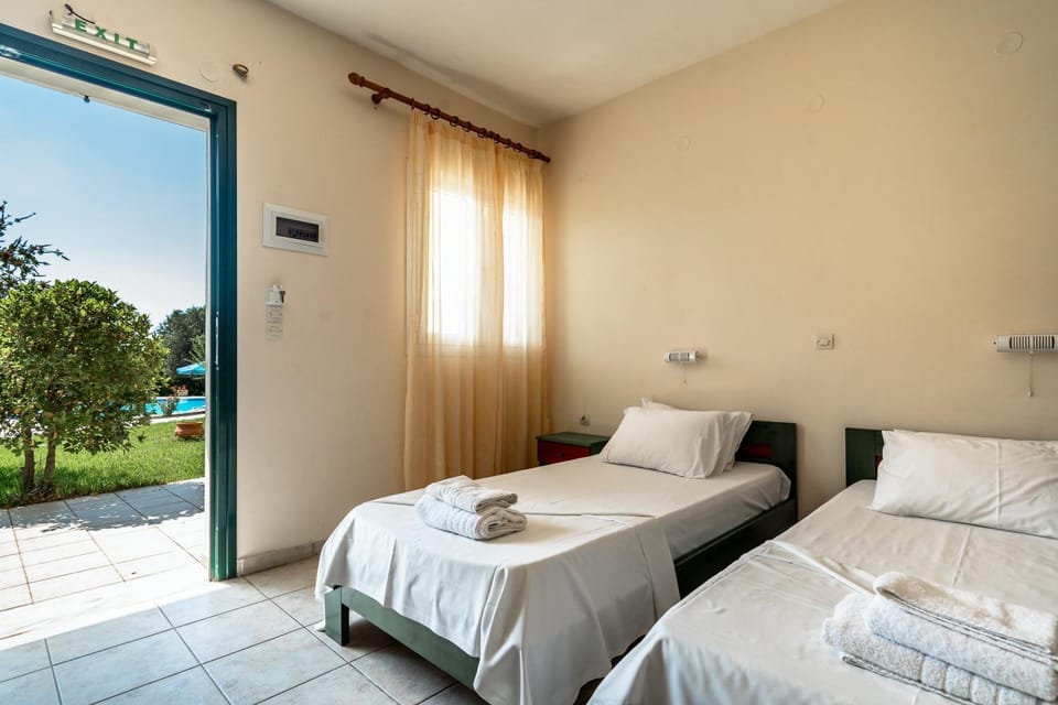 Property building, Living room, Bedroom