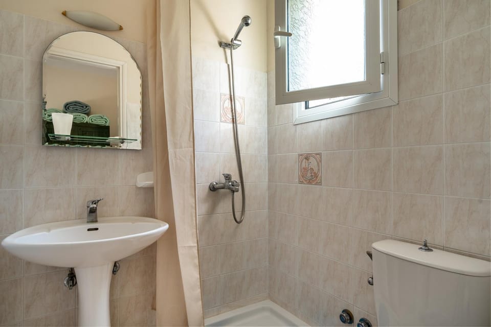 Bathroom, Living room