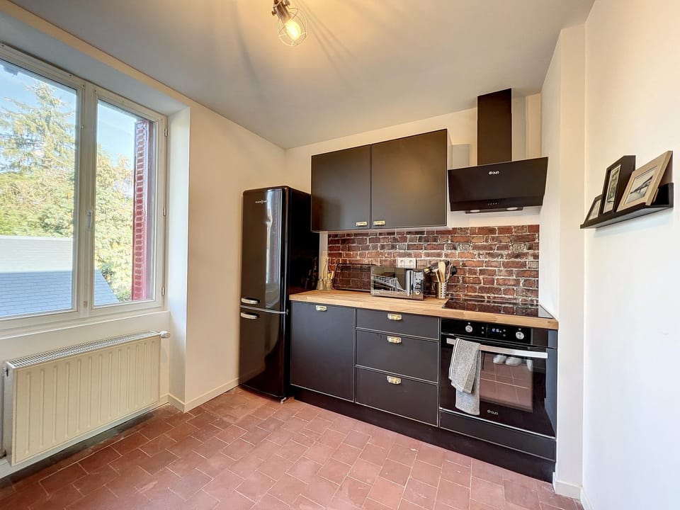 Coffee/tea facilities, dishwasher, minibar, pet friendly, stove, toaster, washing machine, dryer, kitchen