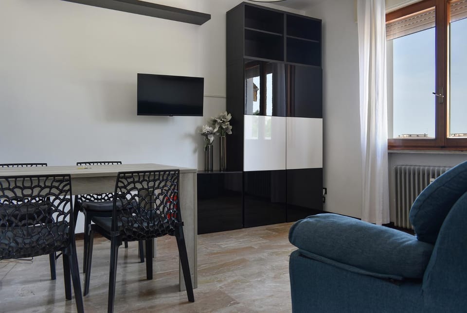 TV and multimedia, Living room, Dining area