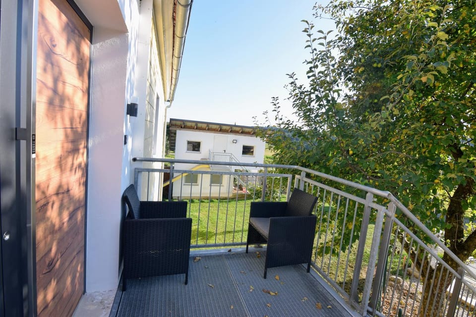 View (from property/room), Balcony/Terrace, Garden view