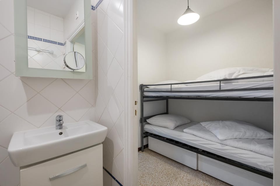 AS21515 - Studio cabine avec joli jardin et parking privé Cabin in Le Grau-du-Roi
