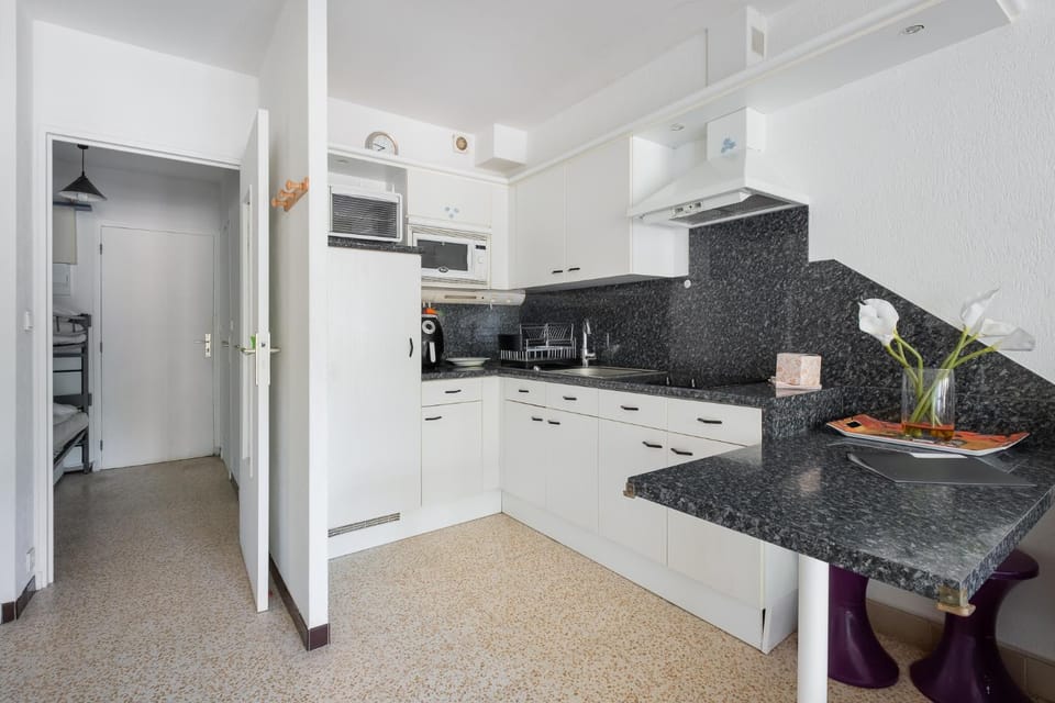 AS21515 - Studio cabine avec joli jardin et parking privé Cabin in Le Grau-du-Roi