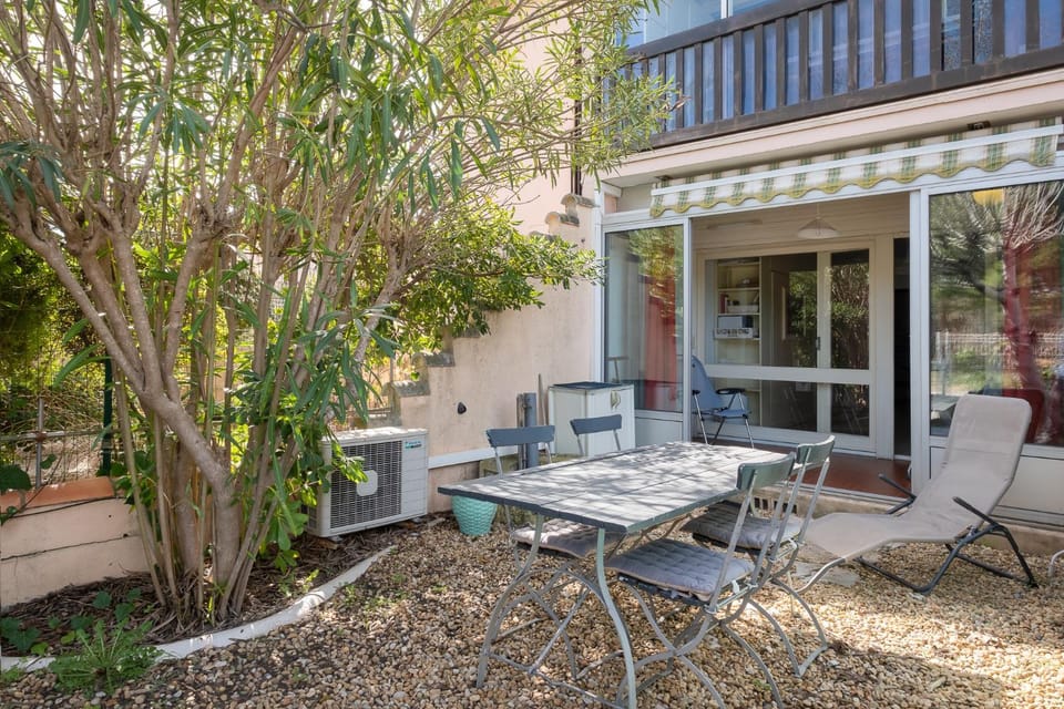 AS21515 - Studio cabine avec joli jardin et parking privé Cabin in Le Grau-du-Roi