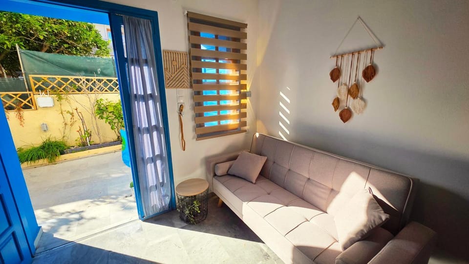 Seating area, Garden view, bunk bed