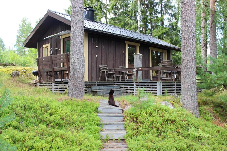 Cozy Cabin by the Lake Cabin in Uusimaa