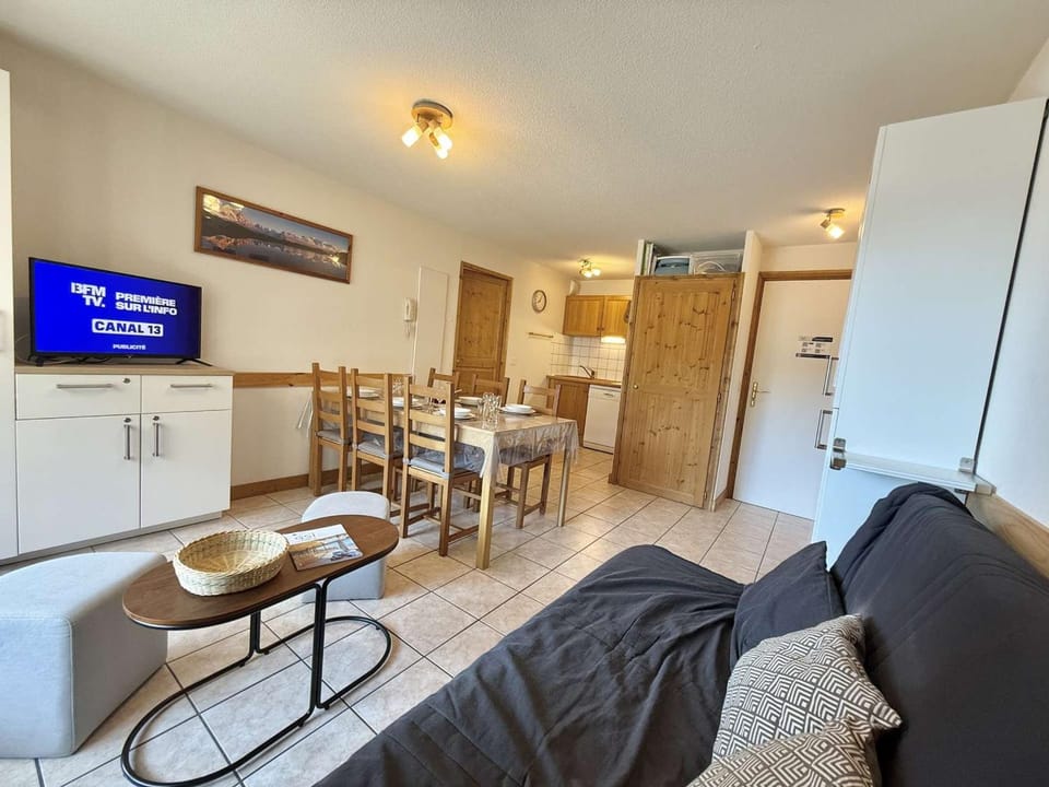 Appartement cosy avec parking - 6 pers. proche lac - FR-1-595-61 Apartment in Notre-Dame-de-Bellecombe