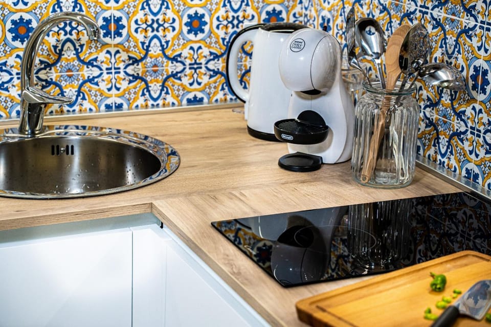 Coffee/tea facilities, Kitchen or kitchenette, minibar, stove, toaster