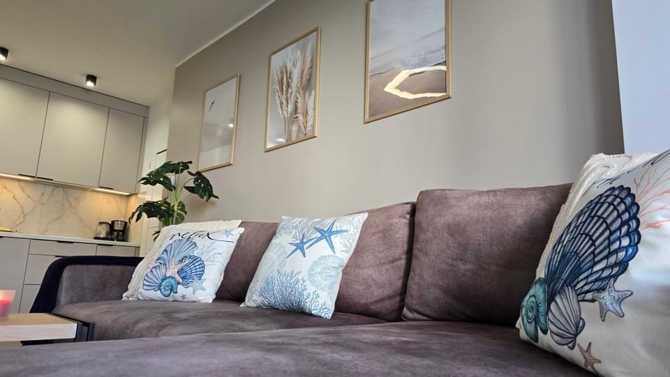 Kitchen or kitchenette, Living room, Seating area