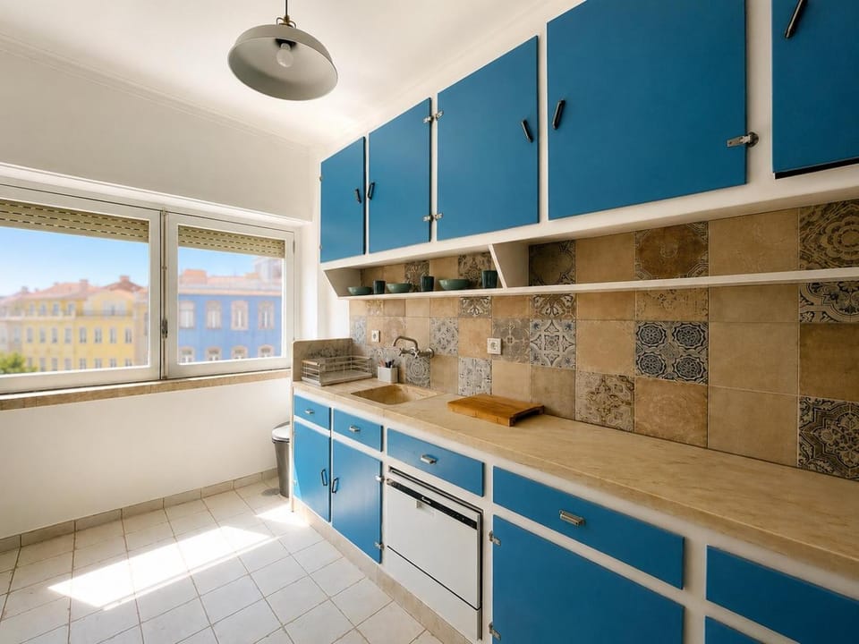 Lx Factory Apartment-Lisbon Style-Spacious & Bright-Congress Centre Apartment in Lisbon