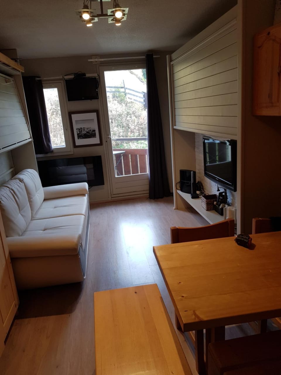 Communal lounge/ TV room, Living room, Dining area