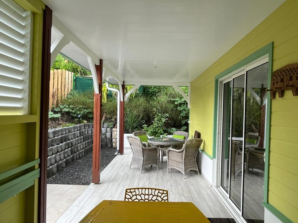 Patio, Dining area