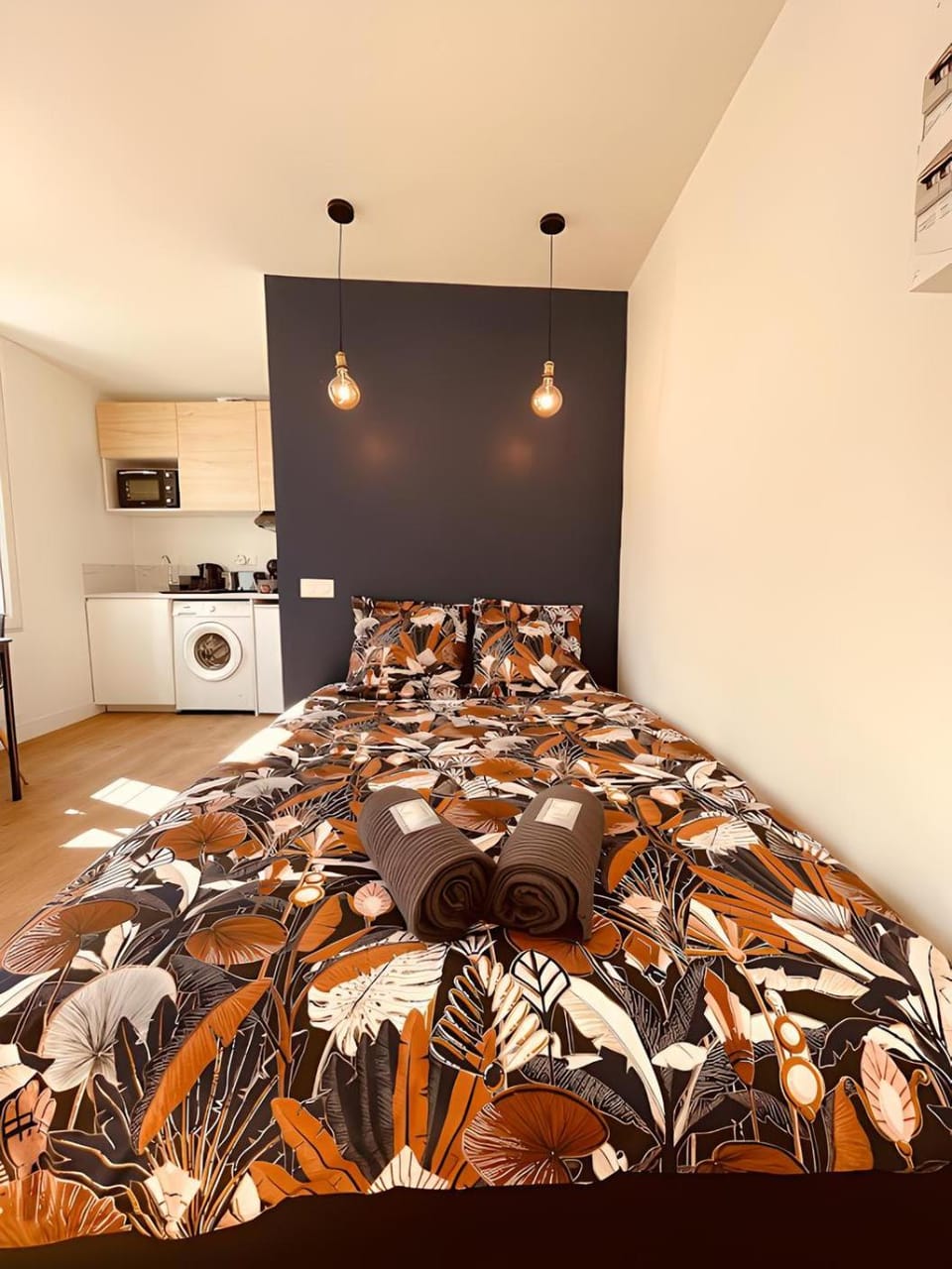 Bed, Kitchen or kitchenette, Bedroom, oven, pet friendly, washing machine
