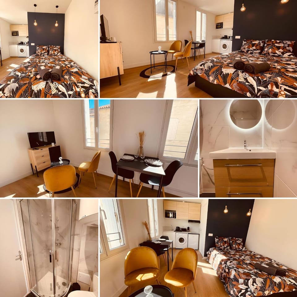 Bed, Kitchen or kitchenette, Living room, Photo of the whole room, Seating area, Bedroom
