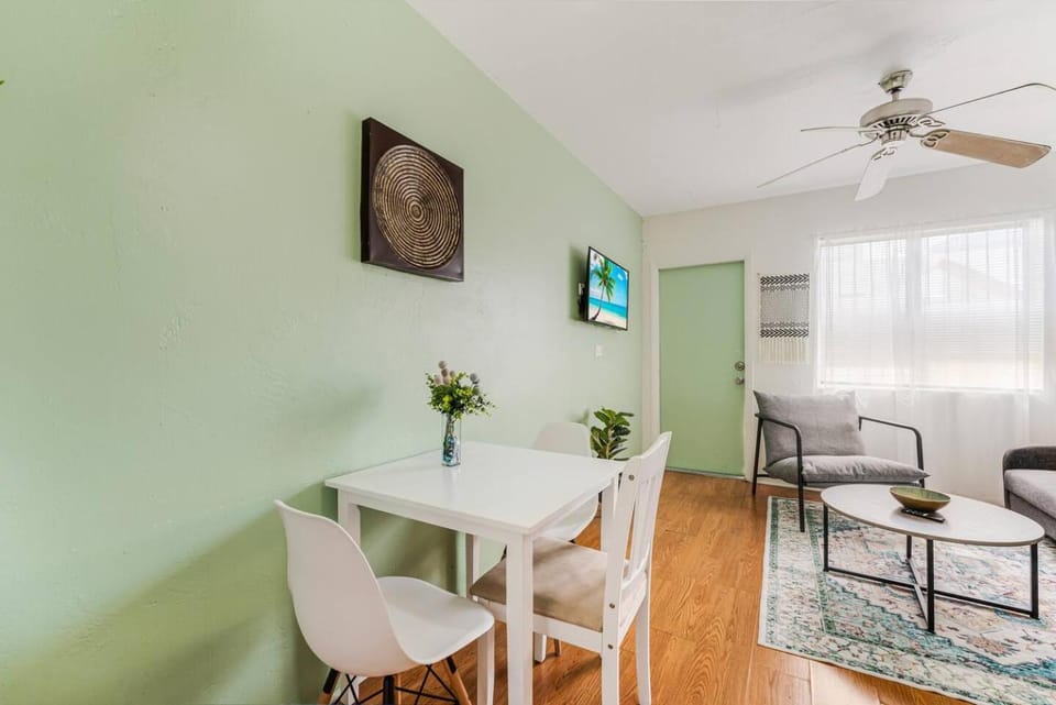 Full 1BR Apt Steps to Calle 8 With Free Parking Apartment in Brickell