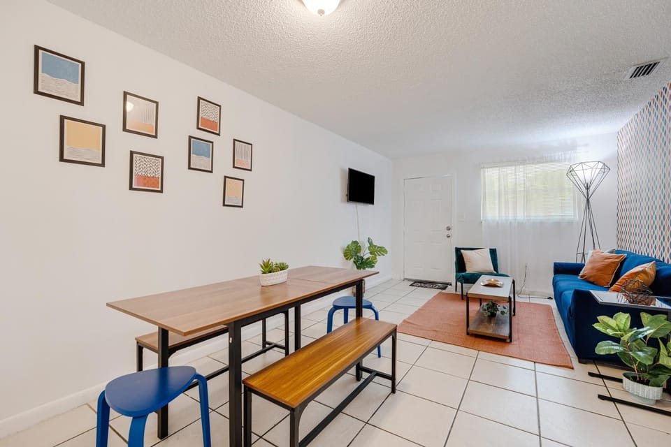 Trendy 2BR Little Havana Apartment Apartment in Coral Gables