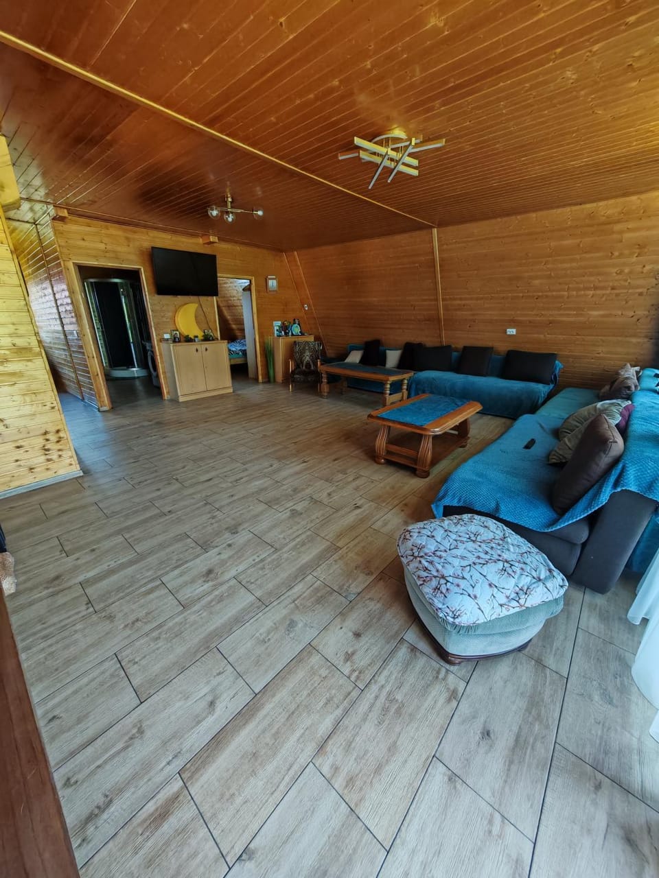 Seating area, fireplace