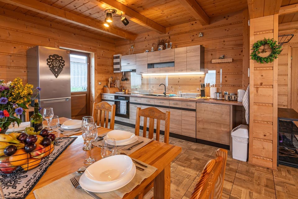 Coffee/tea facilities, Kitchen or kitchenette, Dining area, oven, pet friendly, stove