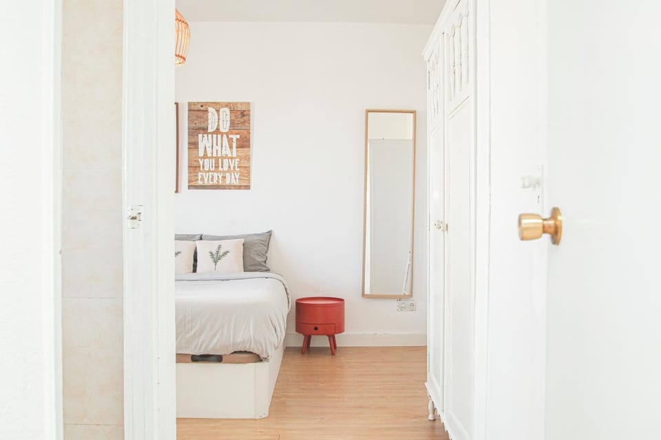 Bed, Photo of the whole room, Bedroom, wardrobe