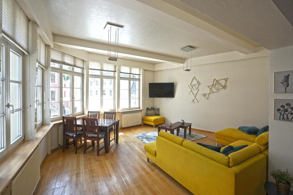 TV and multimedia, Living room, Seating area
