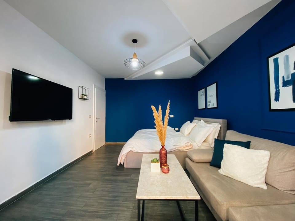 Communal lounge/ TV room, TV and multimedia, Living room, Seating area