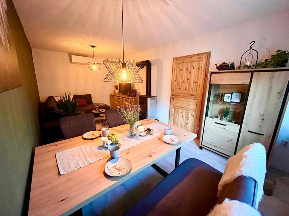 Living room, Food