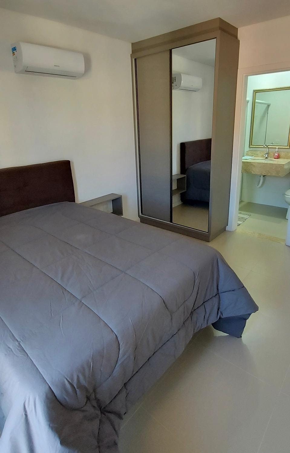 Bed, Bedroom, air conditioner