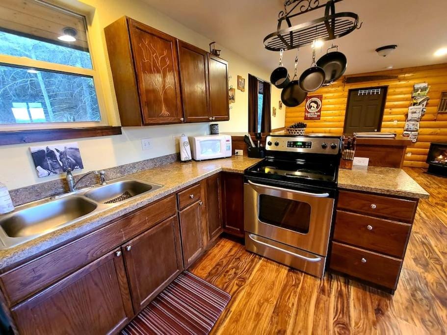 KM Ranch Hideaway Cabin Cabin in Whitefish