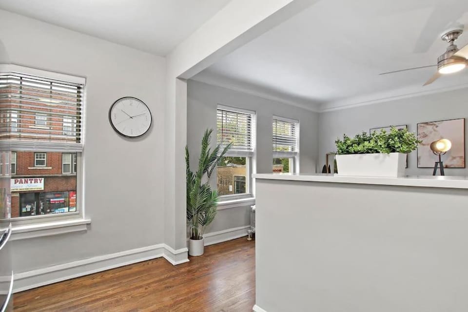 Lovely 1BR Apt in Evanston - Elmwood 105 Apartment in Evanston