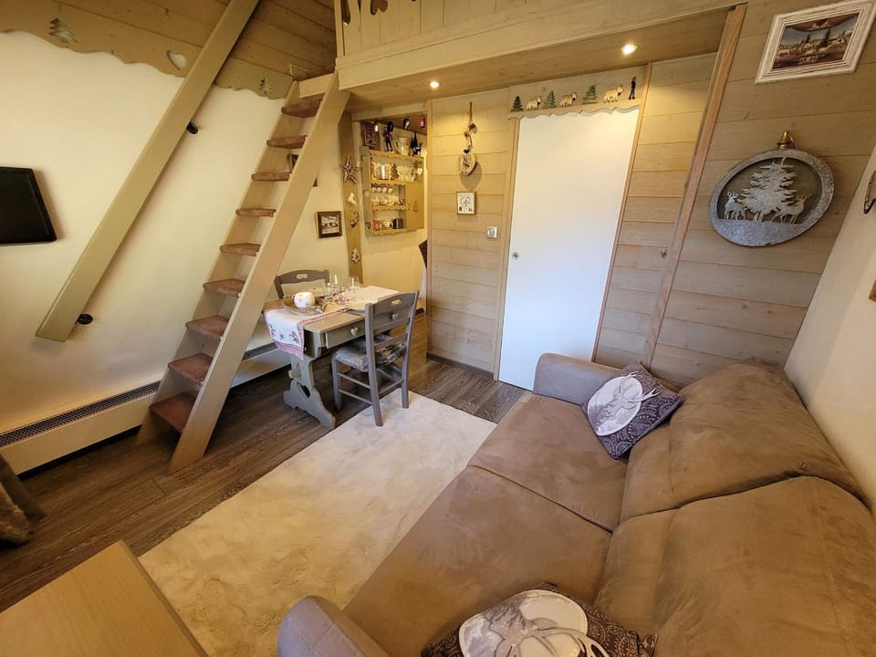 Studio mezzanine rénové avec parking, proche centre - FR-1-598-113 Apartment in Les Gets