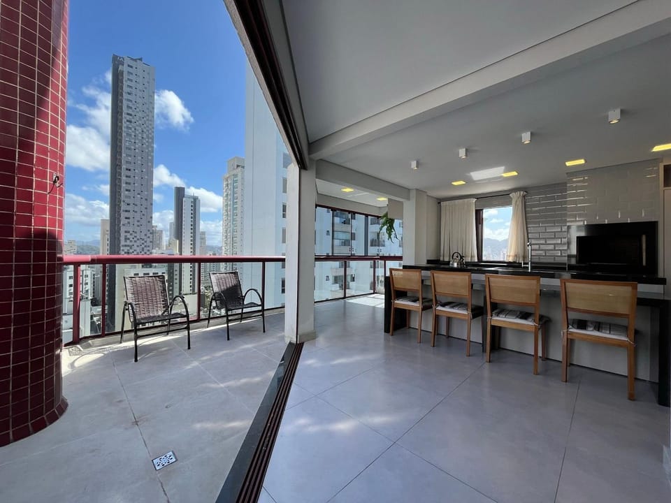 View (from property/room), Balcony/Terrace, Dining area