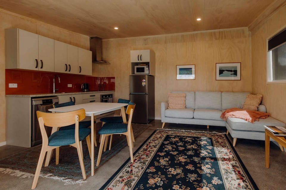 Tremorne Stay - the ultimate cosy couple cottage House in Taranaki, New Zealand